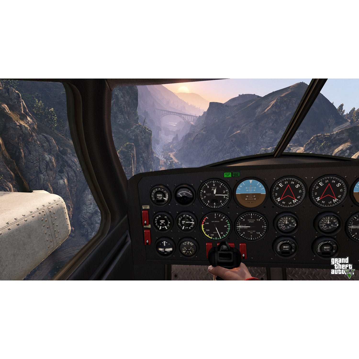 Grand Theft Auto V PS4 PlayStation 4 + Map Complete - Refurbished