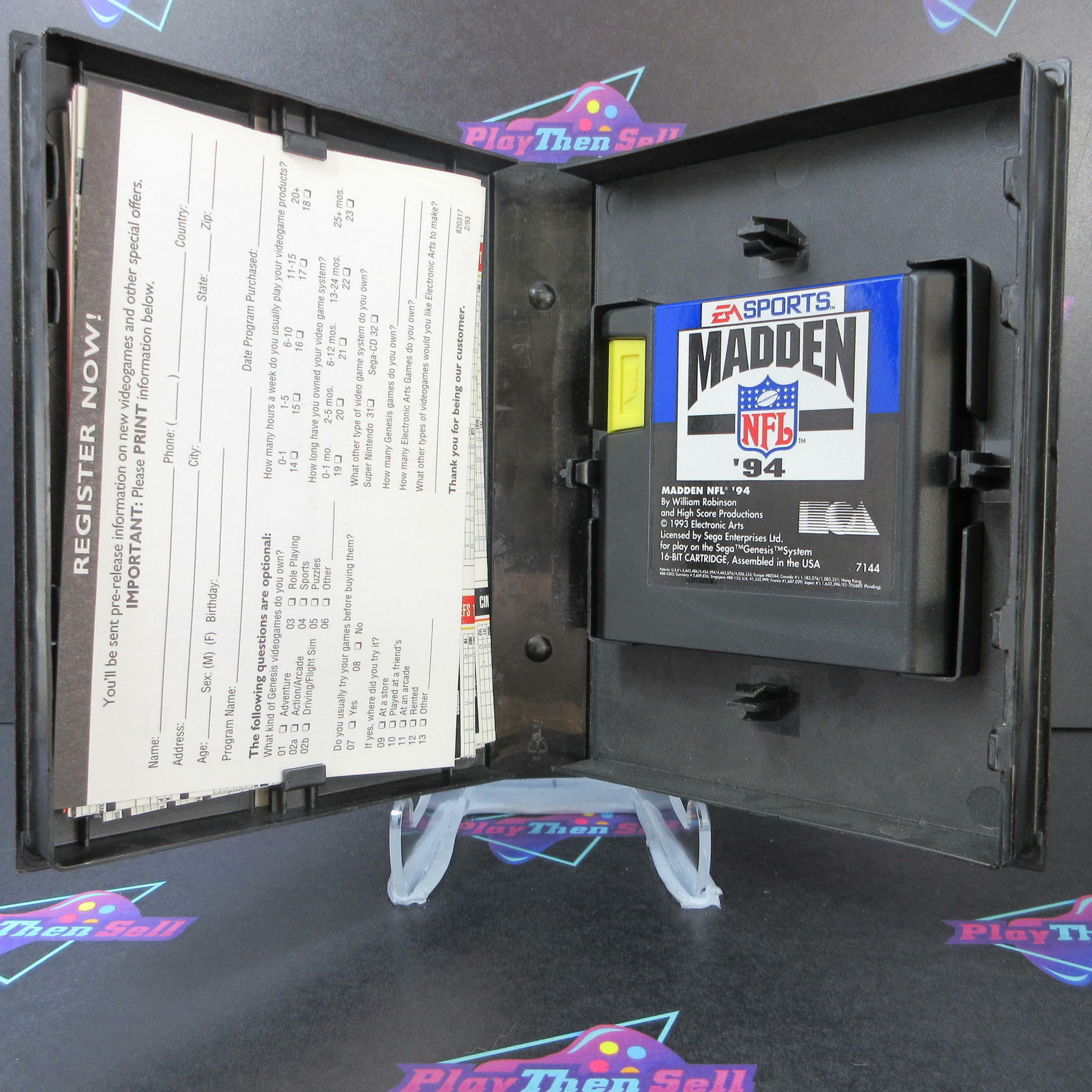 Madden NFL '94 Sega Genesis + Playbooks / Reg Card Complete CIB - Very Good