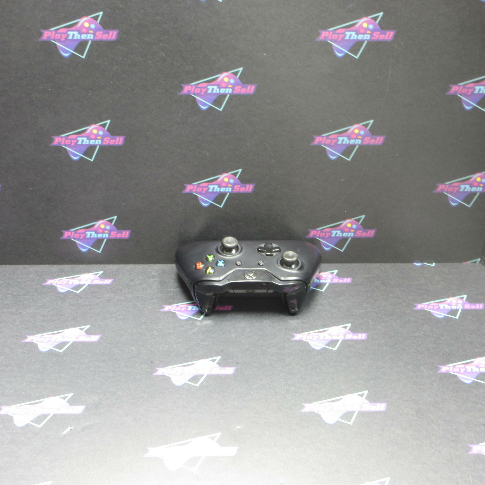 Microsoft Xbox One Console Model 1540 500GB + Controller - Good