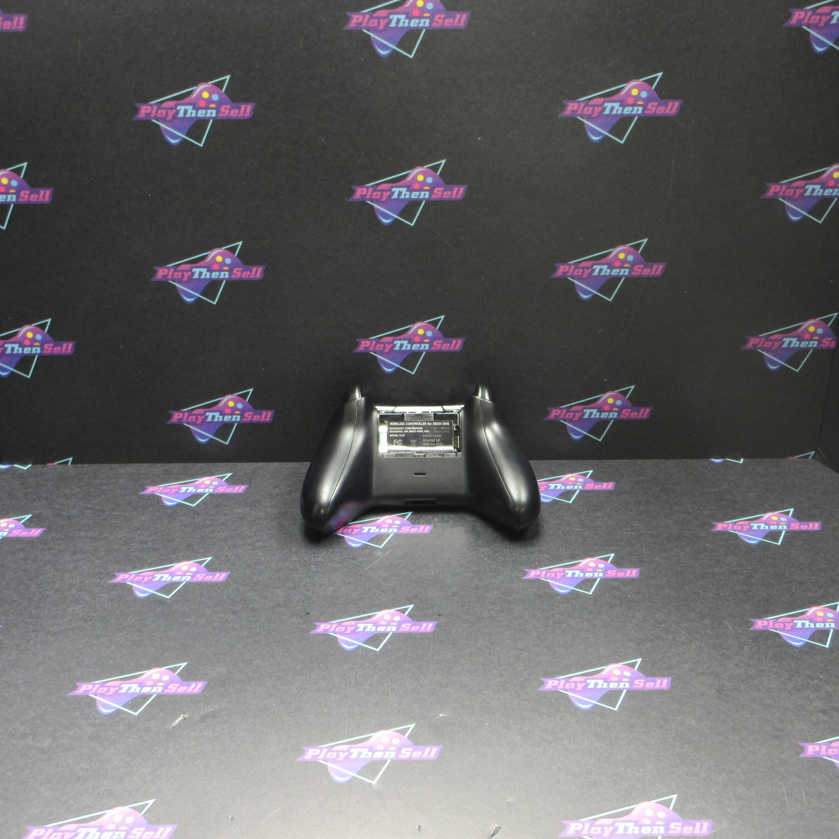 Microsoft Xbox One Console Model 1540 500GB + Controller - Good