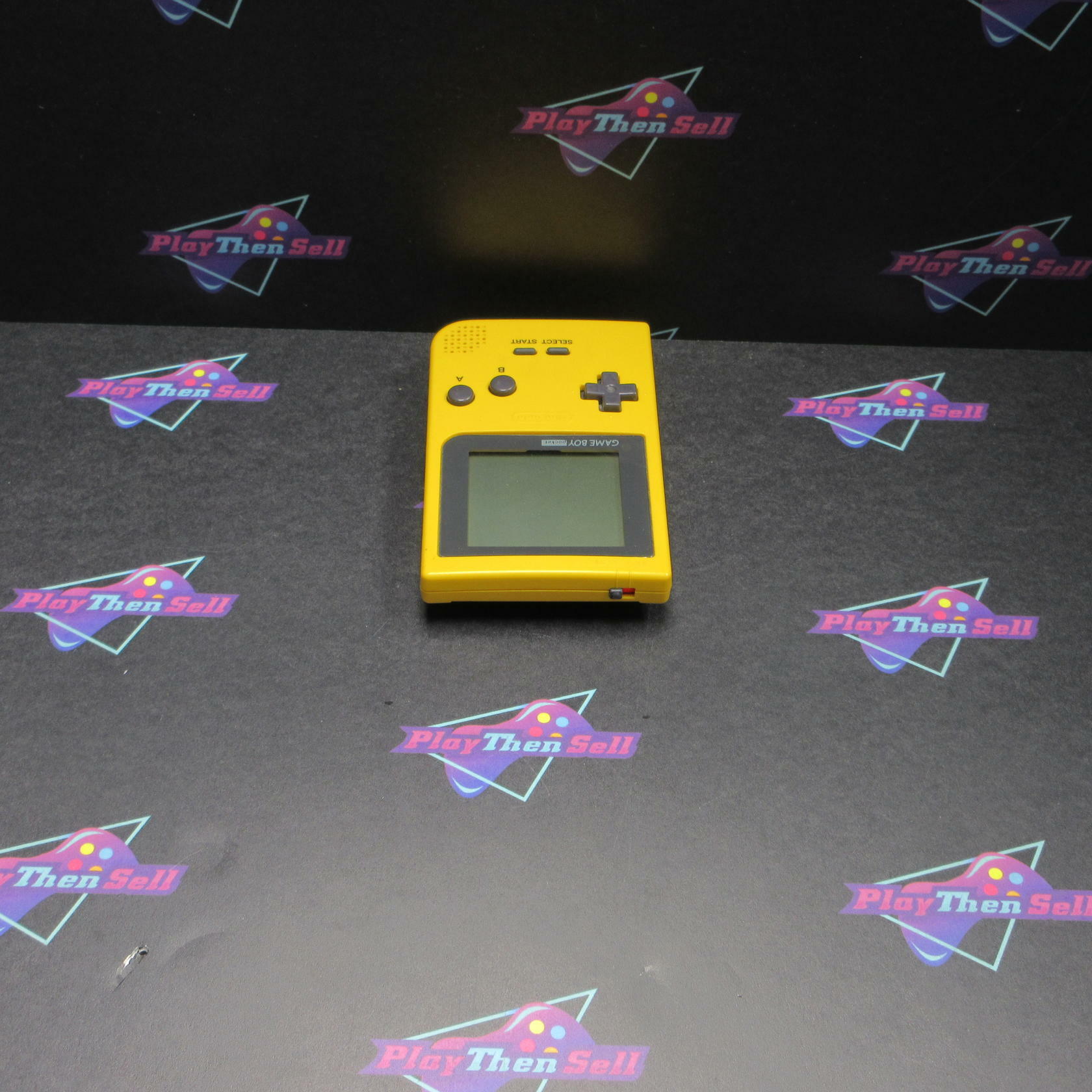 Nintendo Game Boy Pocket Yellow MGB-001 Handheld Console + Carrying Bag Tested - Good