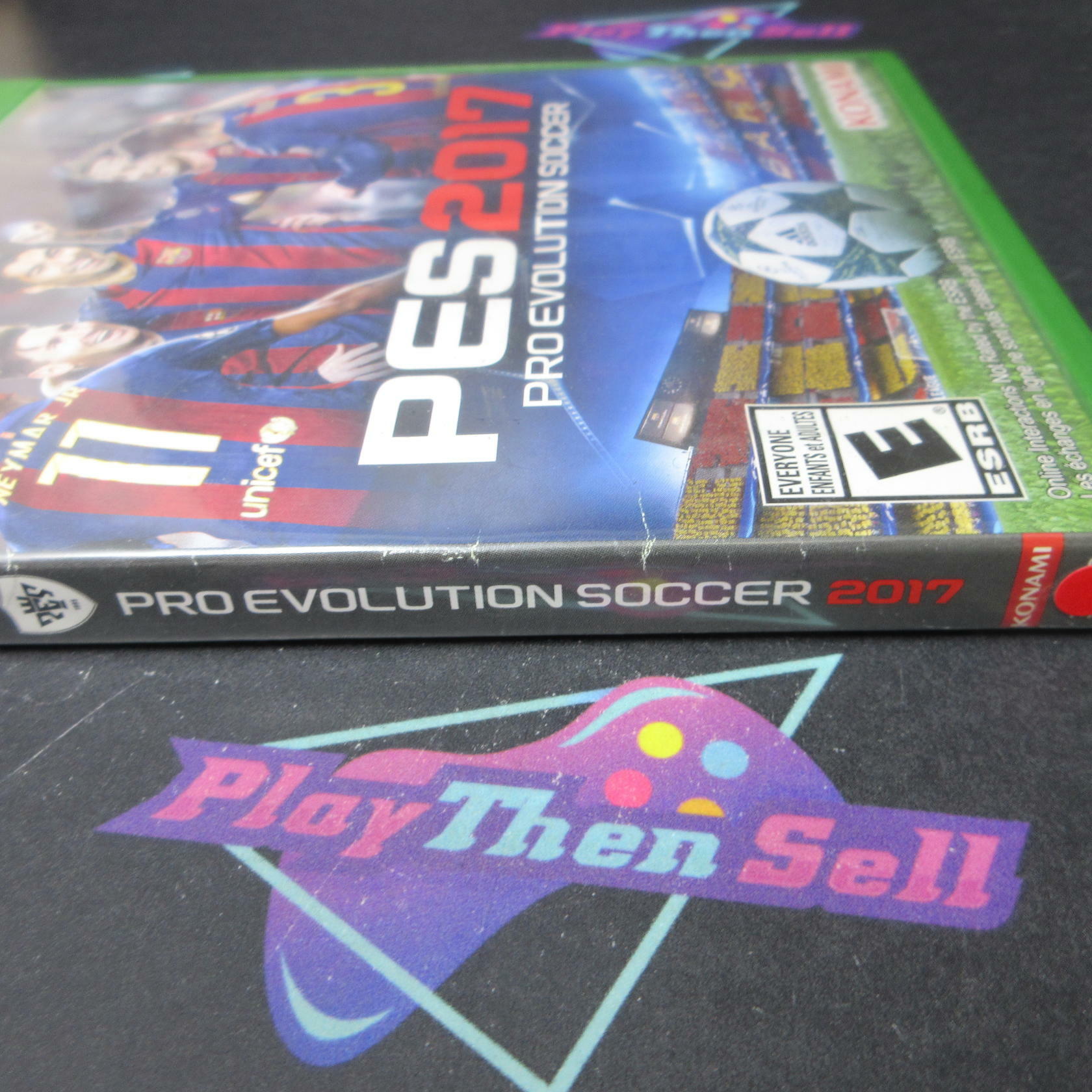 Pro Evolution Soccer 2017 Xbox One AD Complete CIB - Very Good