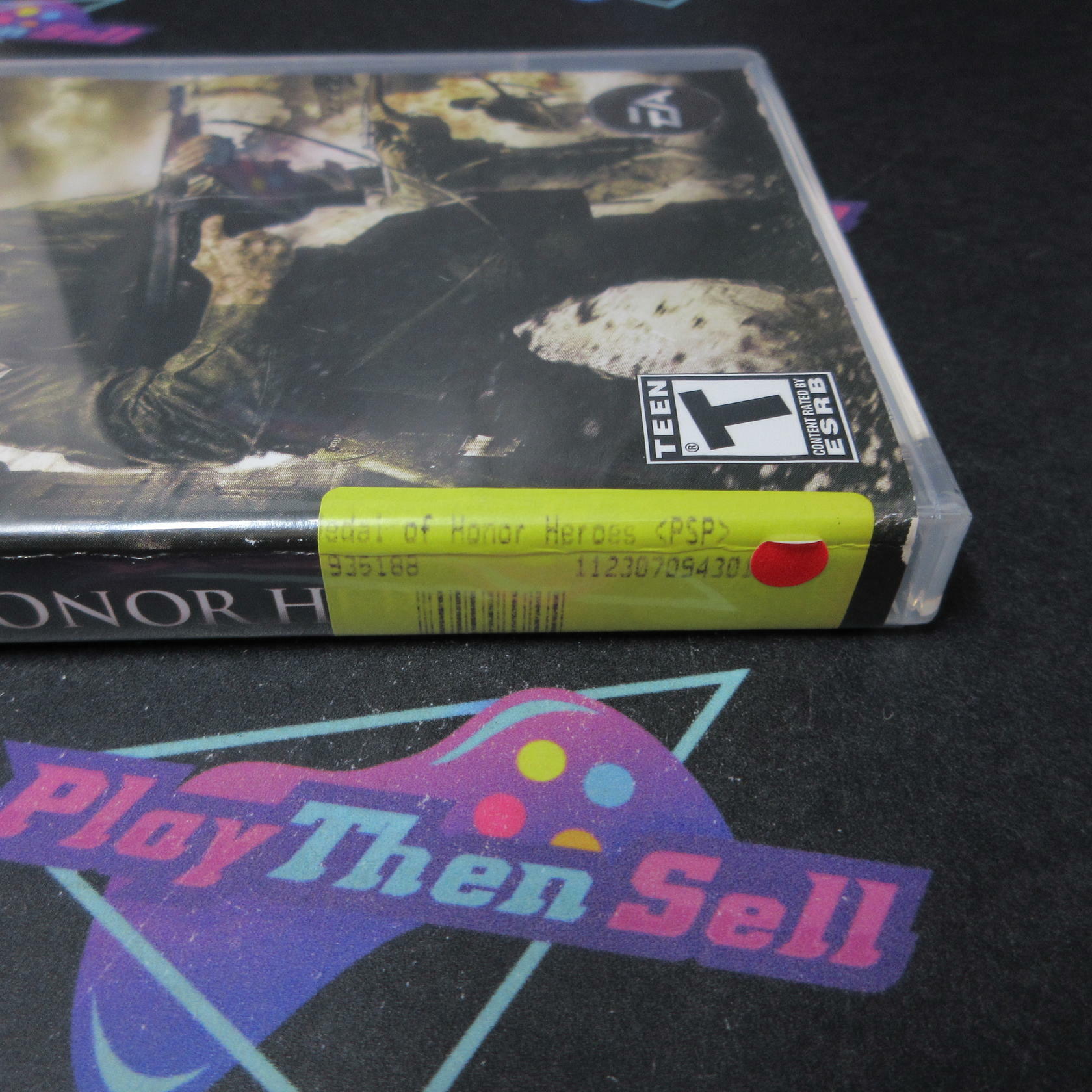 Medal of Honor Heroes Sony PSP AD Complete CIB - Very Good