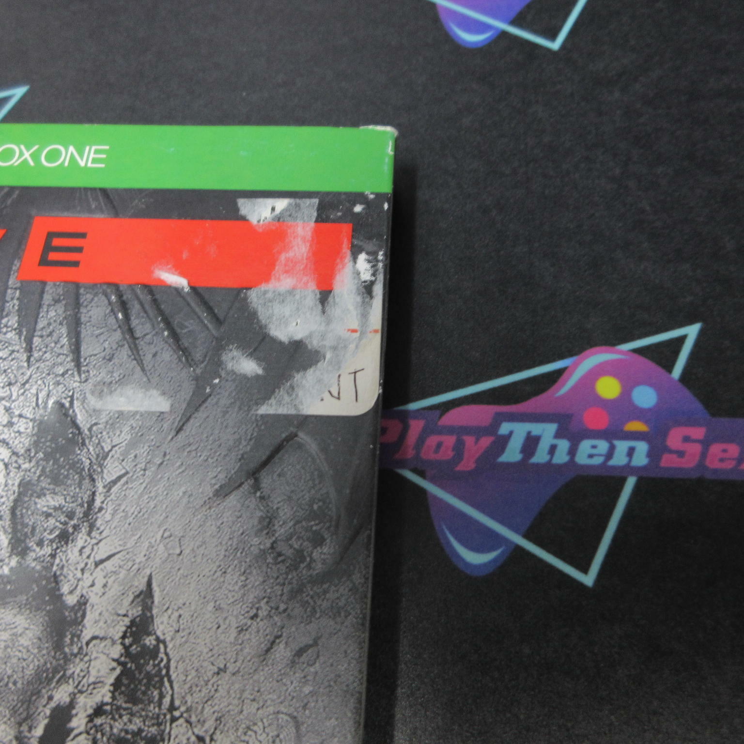 Evolve + Sleeve Xbox One AD - Very Good