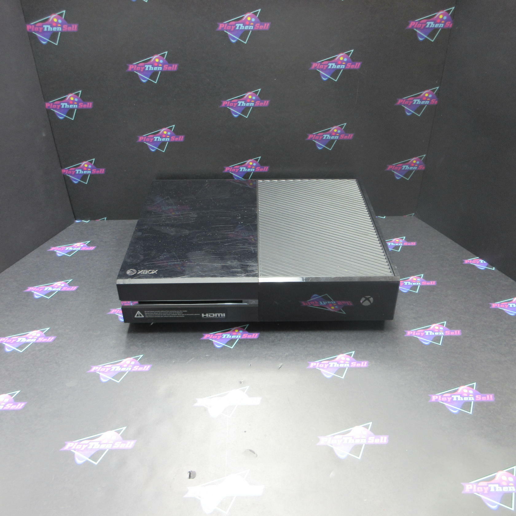 Microsoft Xbox One Console Model 1540 500GB + Controller - Good