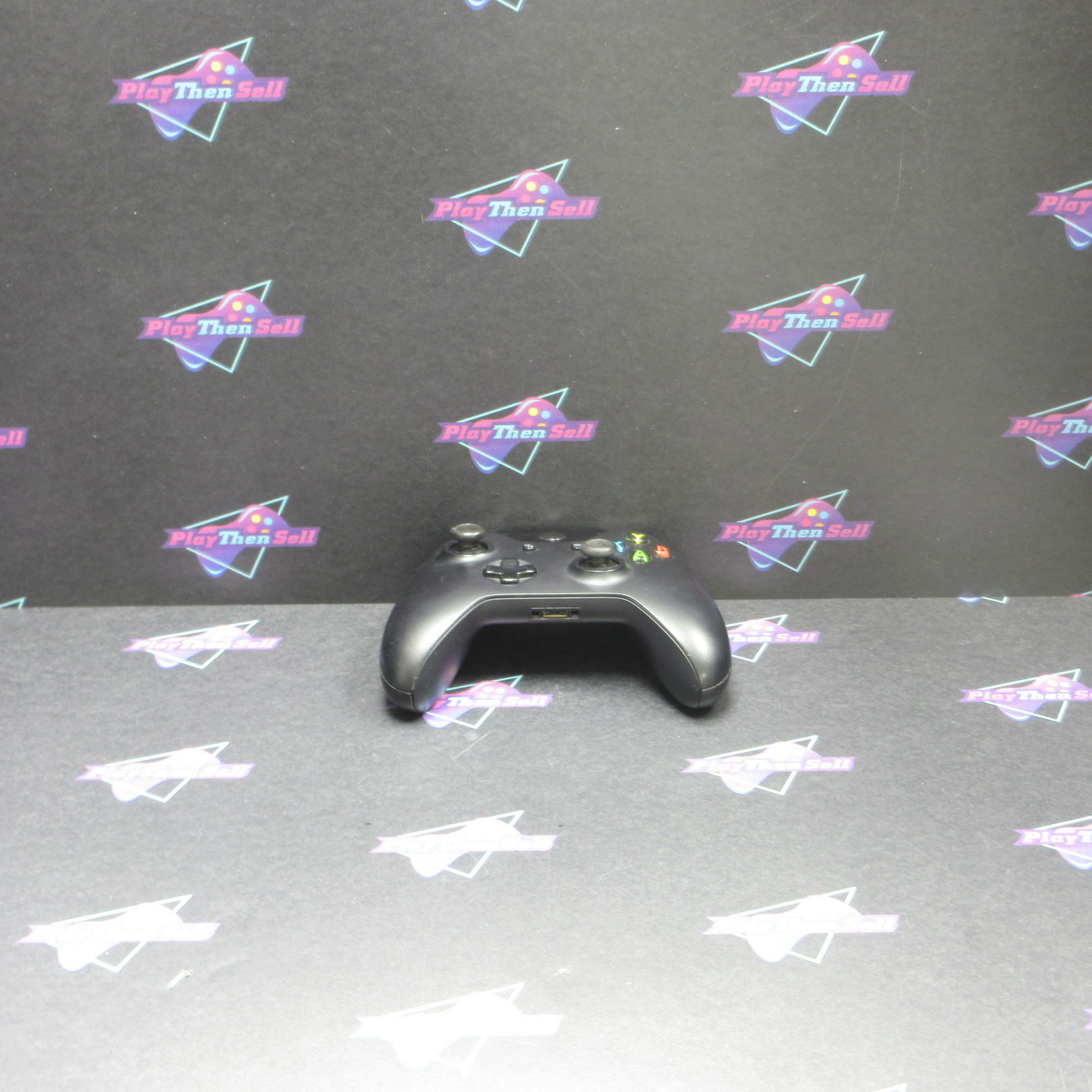 Microsoft Xbox One Console Model 1540 500GB + Controller - Good