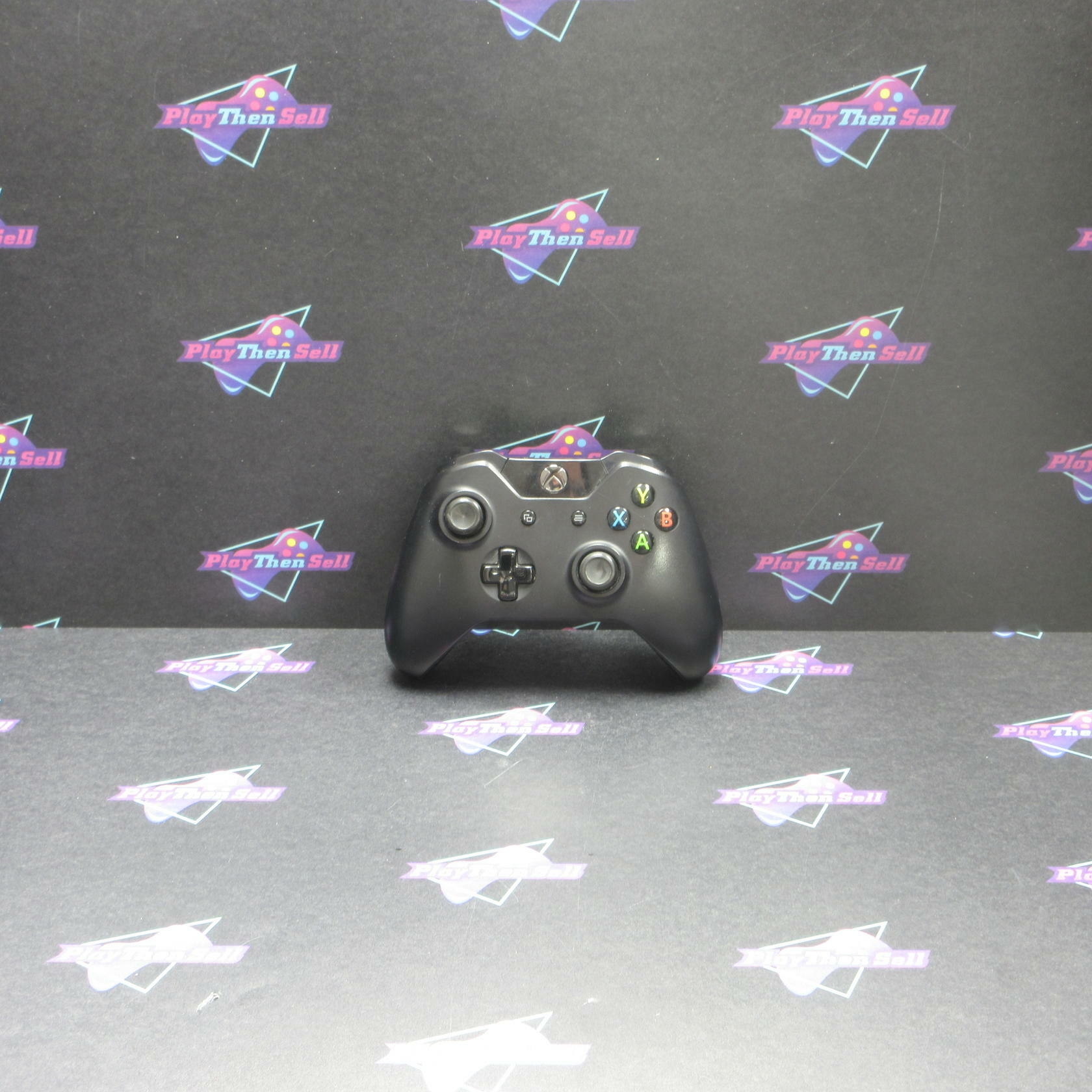 Microsoft Xbox One Console Model 1540 500GB + Controller - Good