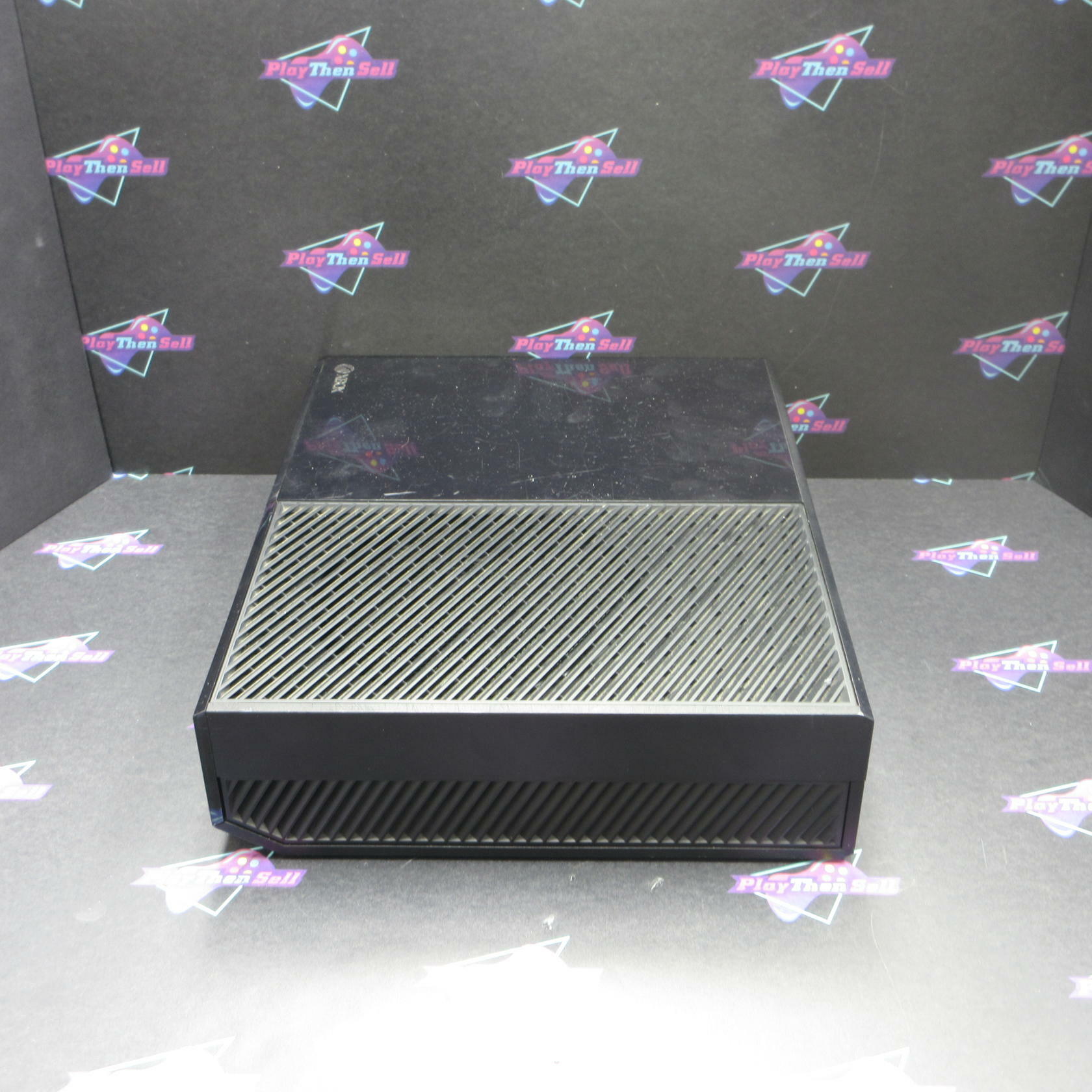 Microsoft Xbox One Console Model 1540 500GB + Controller - Good