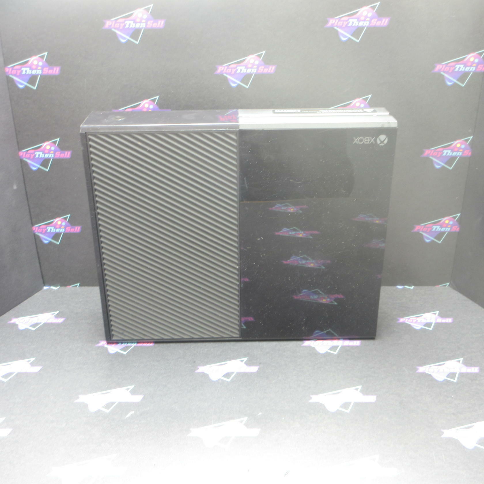 Microsoft Xbox One Console Model 1540 500GB + Controller - Good