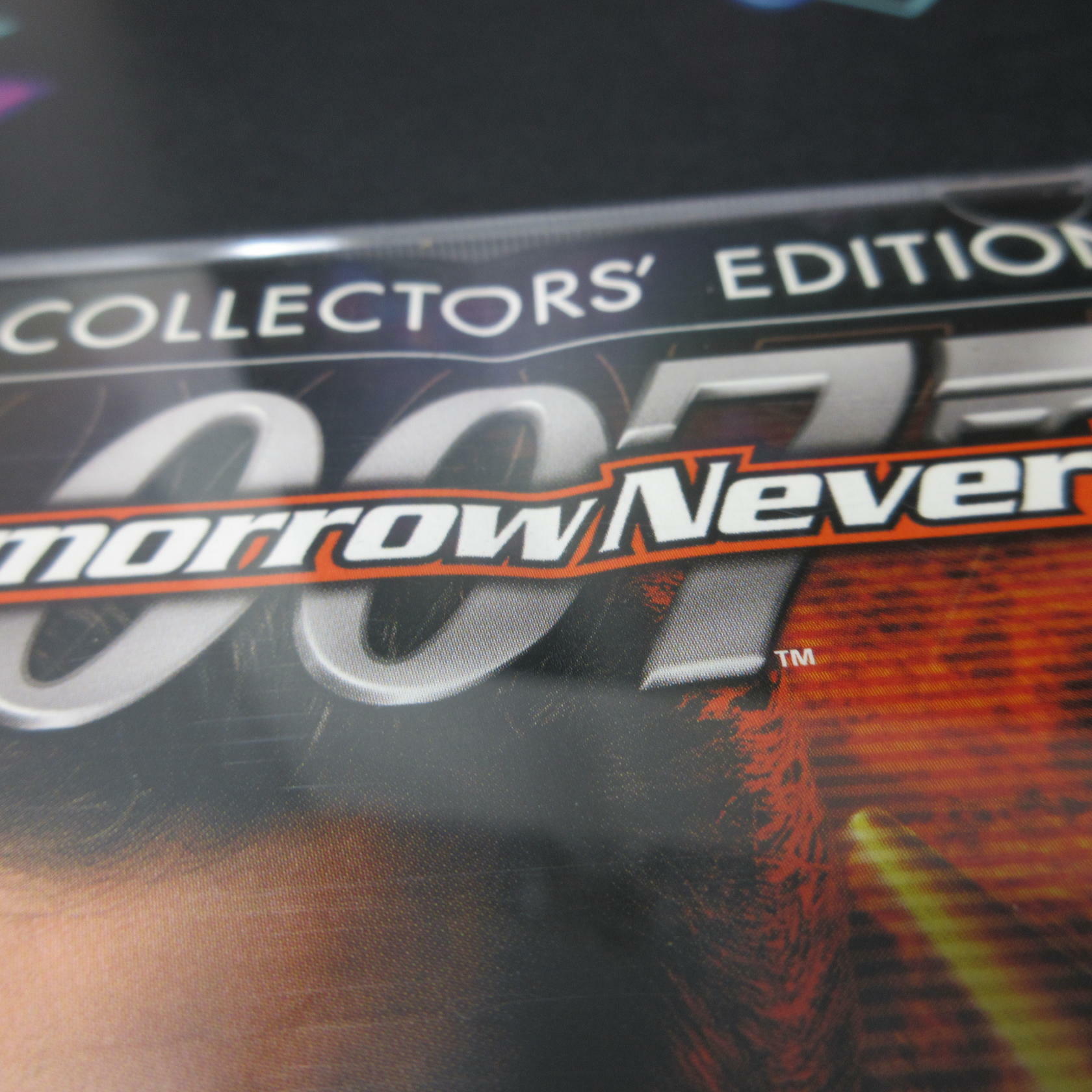 Tomorrow Never Dies Collector's Edition + Reg PS1 PlayStation 1 MD Complete CIB - Very Good