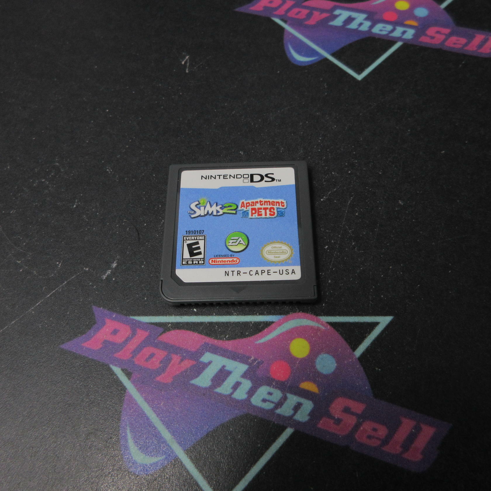 The Sims 2 Apartment Pets Nintendo DS AD Complete CIB - Very Good
