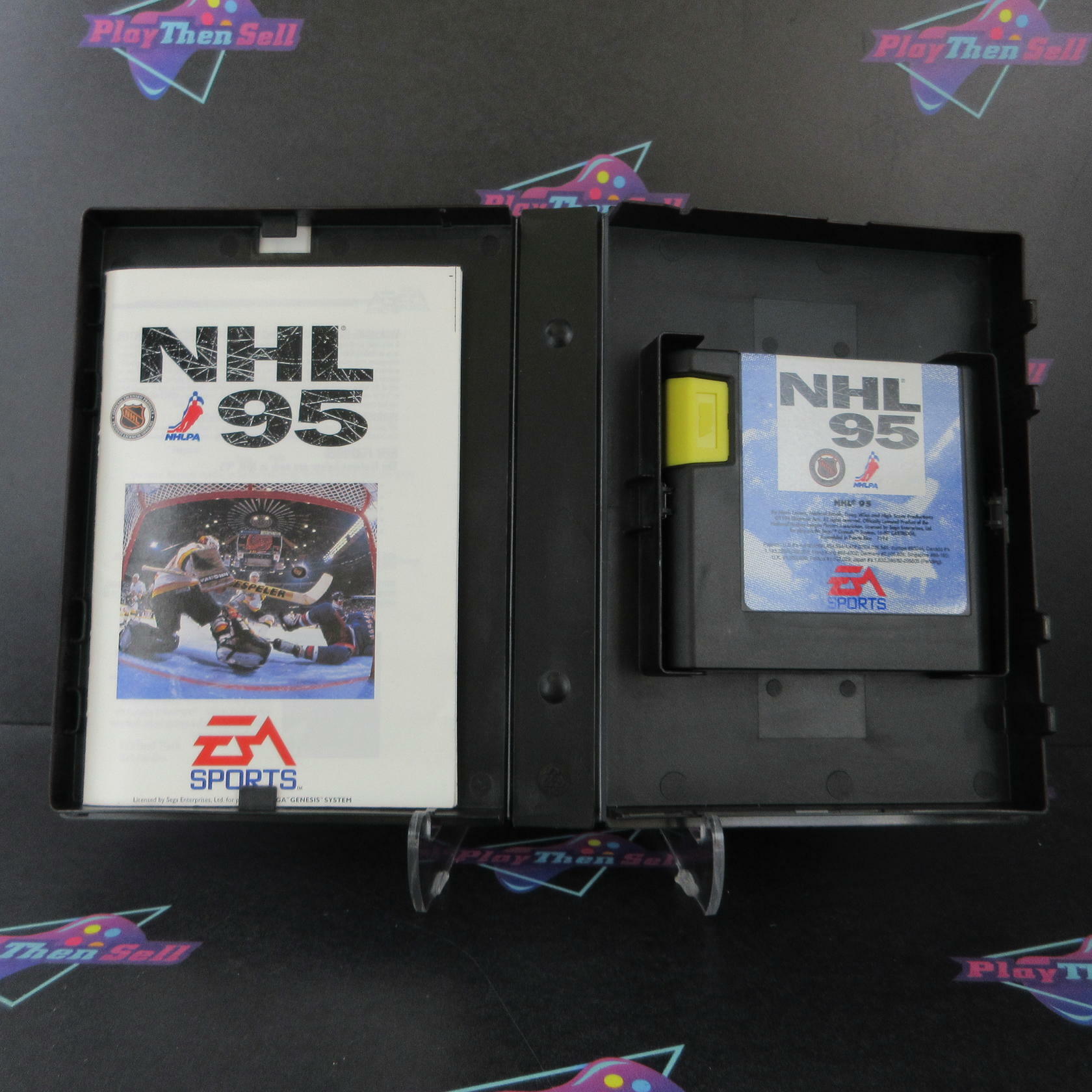 NHL '95 Sega Genesis Boxed Complete CIB Authentic / Tested - Very Good