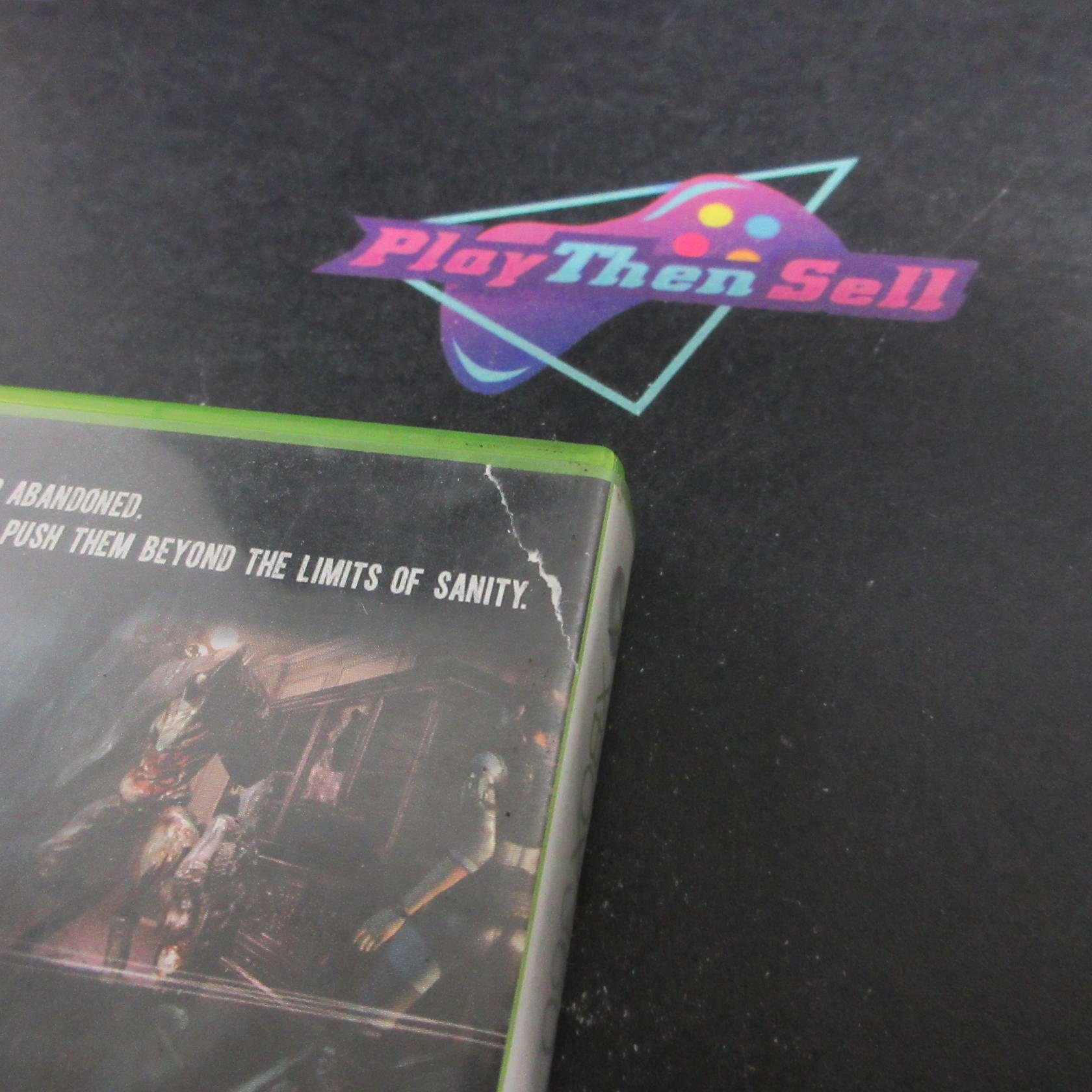 Resident Evil Revelations Xbox 360 AD Complete CIB - Very Good