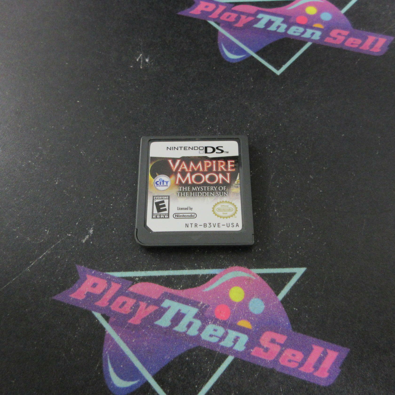 Vampire Moon Mystery Of The Hidden Sun Nintendo DS CS Complete CIB - Very Good