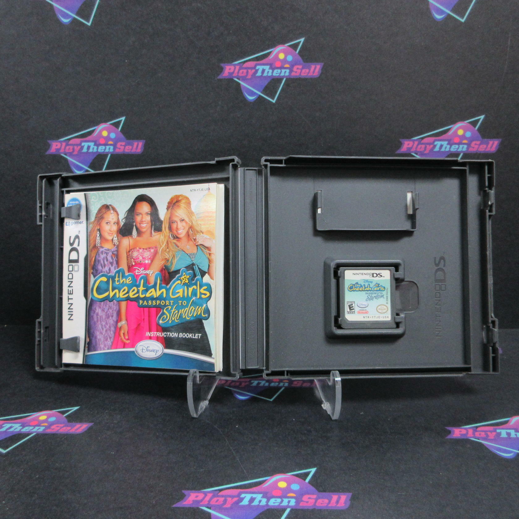 The Cheetah Girls Passport to Stardom Nintendo DS AD + Stickers / Reg Card CIB - Very Good