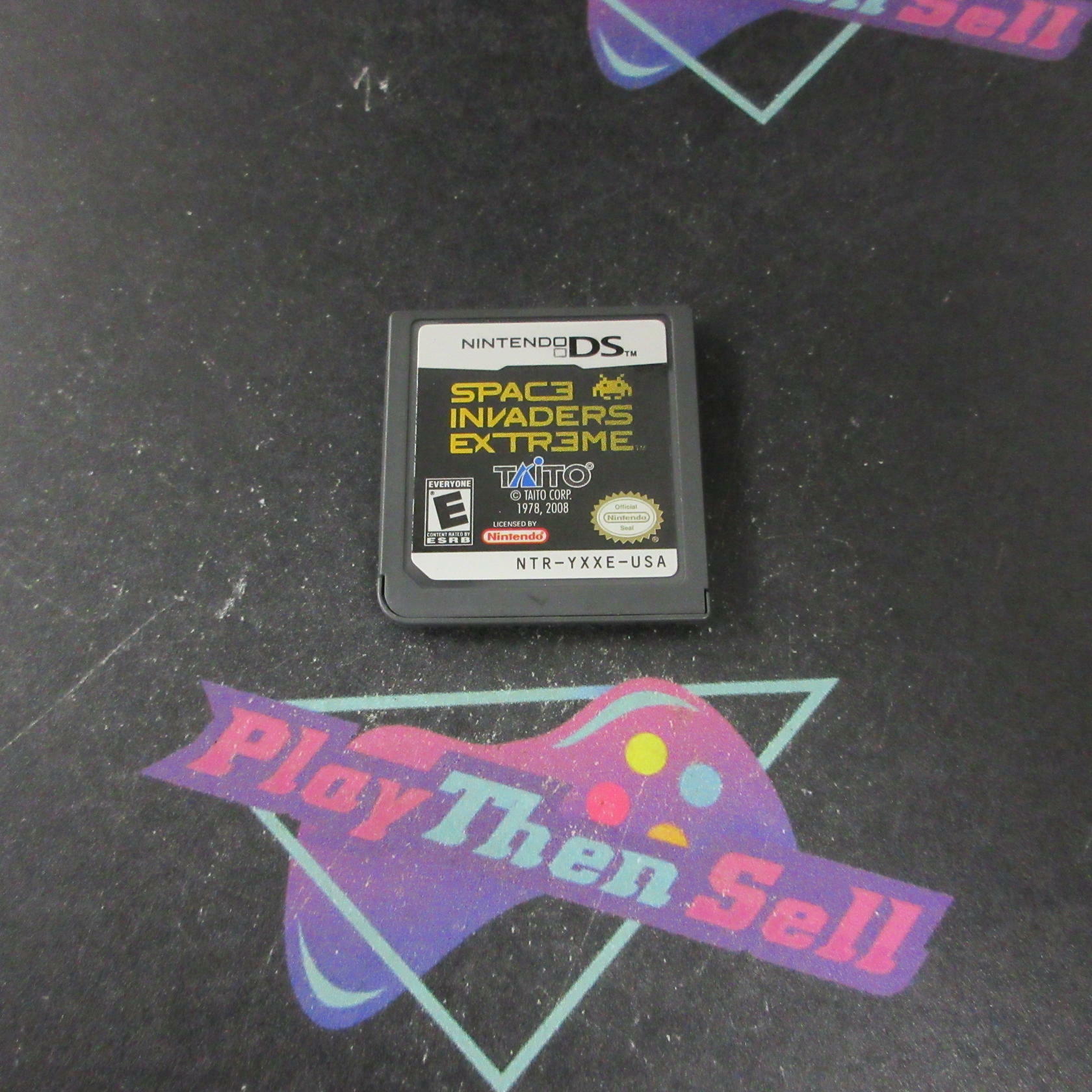 Space Invaders Extreme Nintendo DS + Reg Card Complete - Refurbished